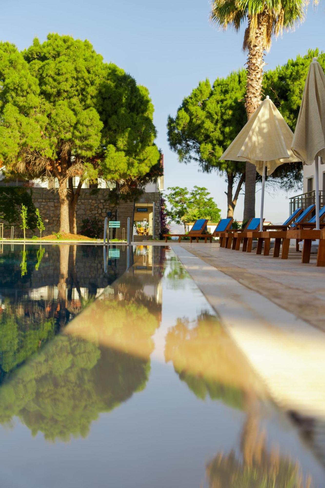 Feri Surf Club Hotel Datça Ngoại thất bức ảnh