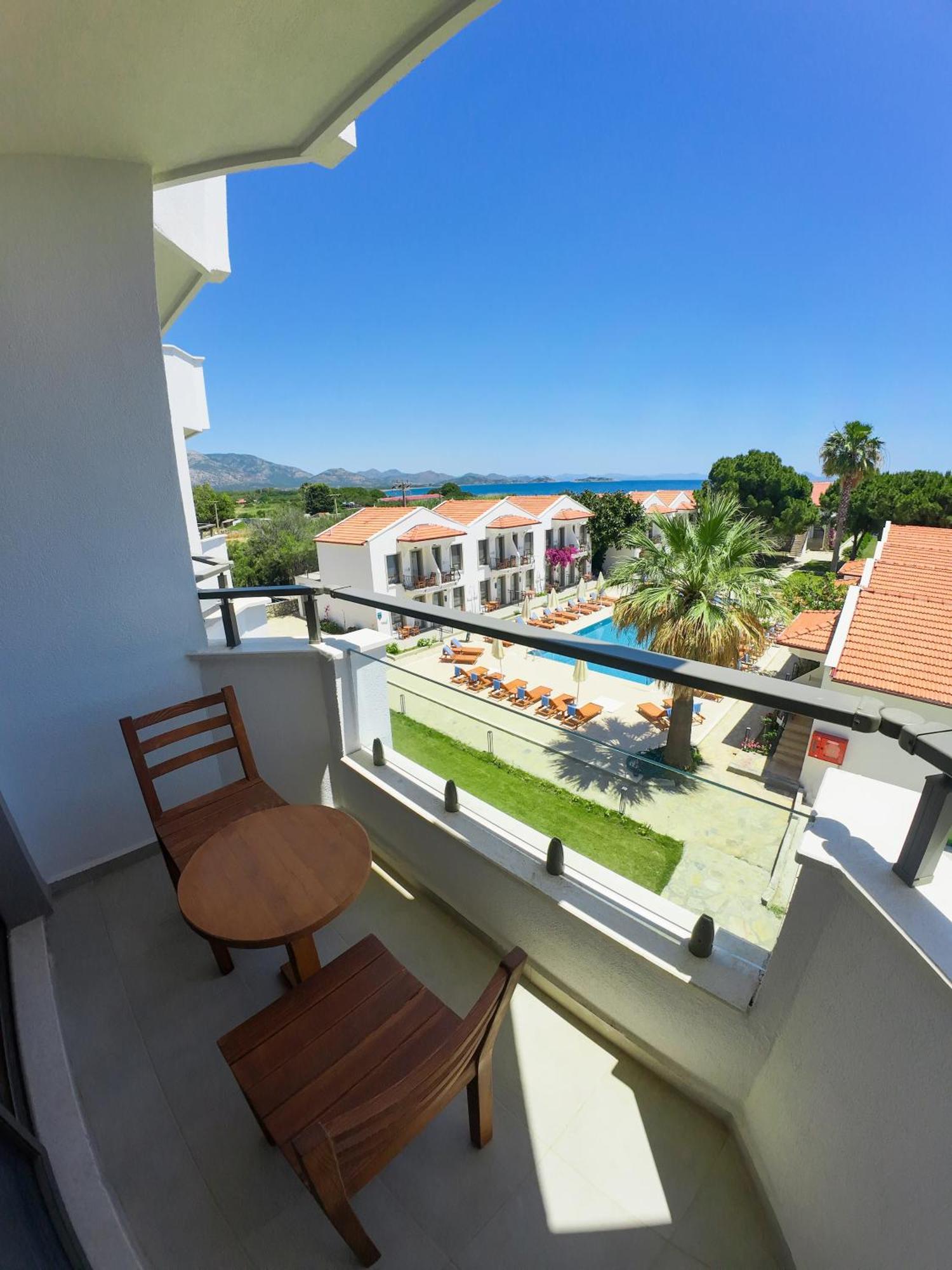 Feri Surf Club Hotel Datça Ngoại thất bức ảnh